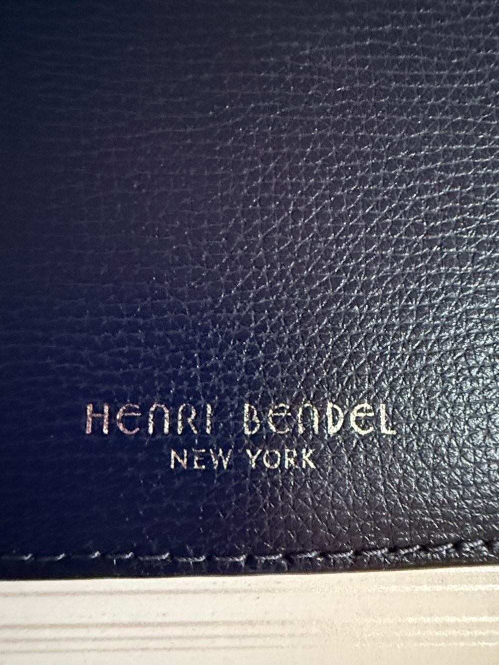 Henri Bendel navy blue leather Kangaroo wallet - Picture 3 of 7
